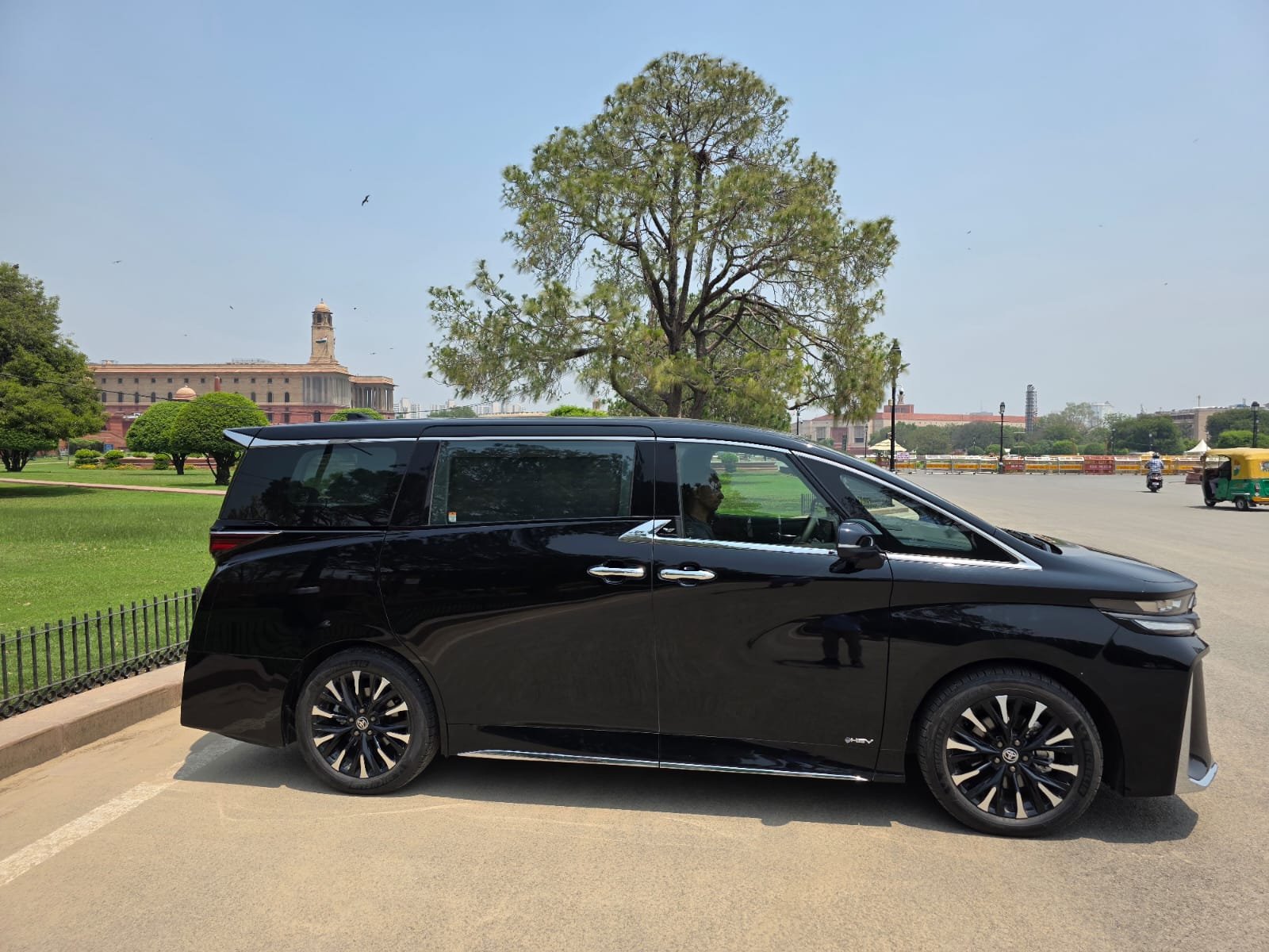 Rent Toyota Vellfire in India