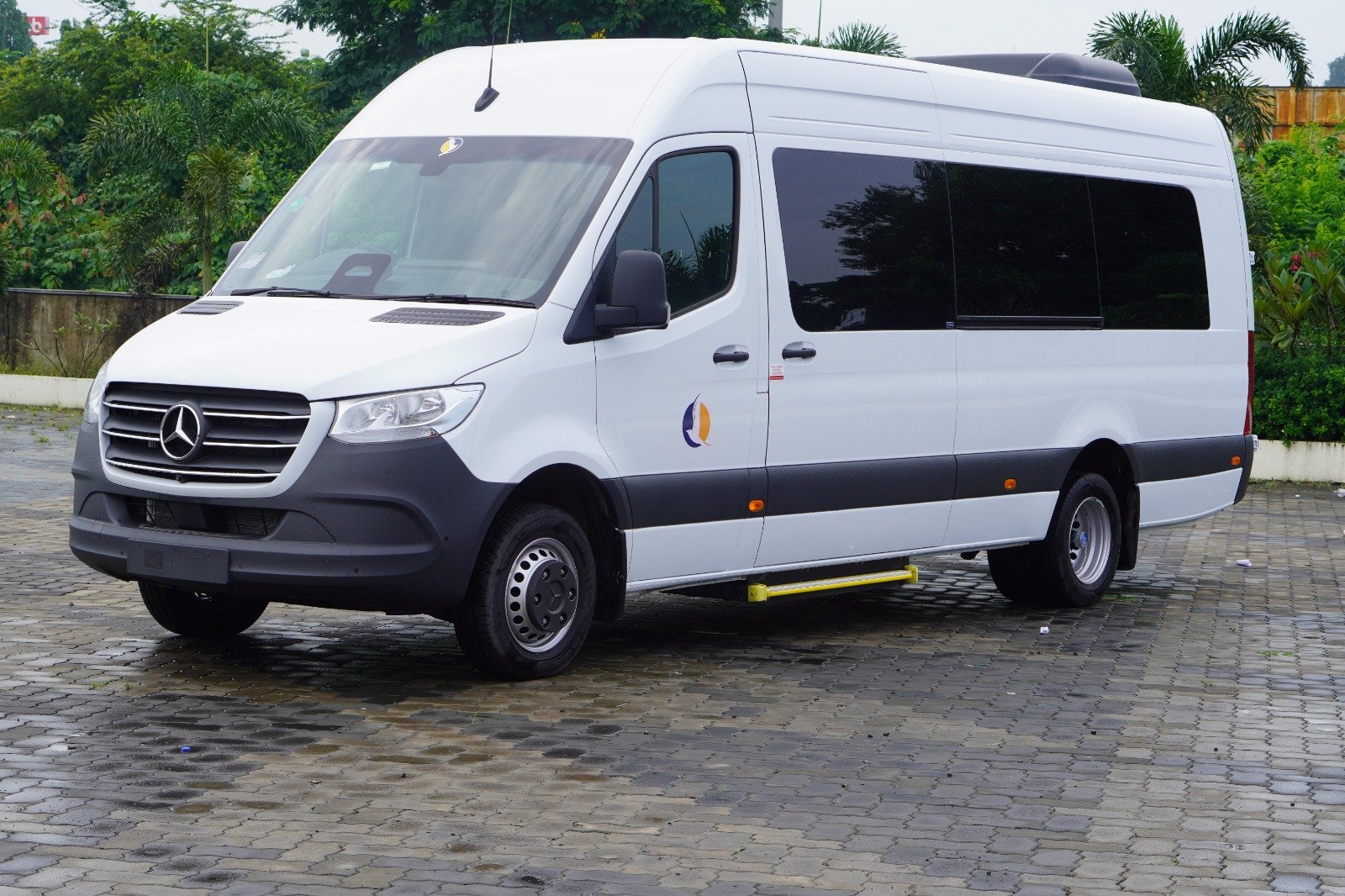 Rent Mercedes Benz Sprinter in India with Driver